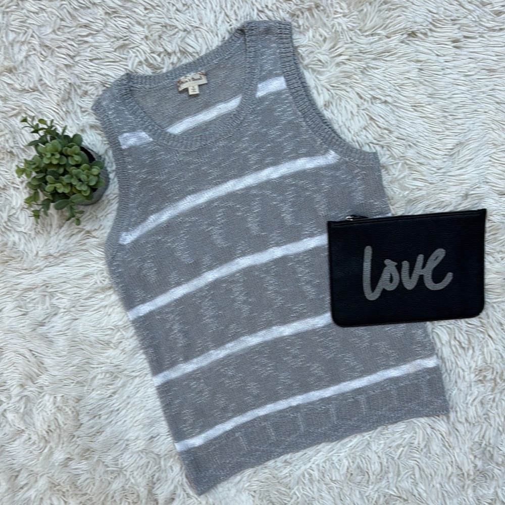 Hem & Thread Striped Sweater Tank NWOT 💗 Gray & White